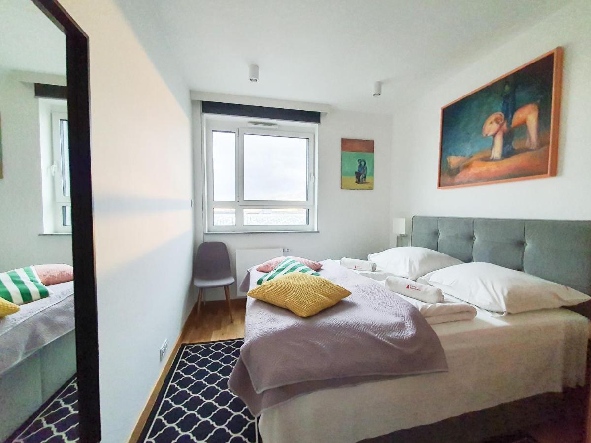 Capital Apartments - Towarowa Πόζναν Εξωτερικό φωτογραφία